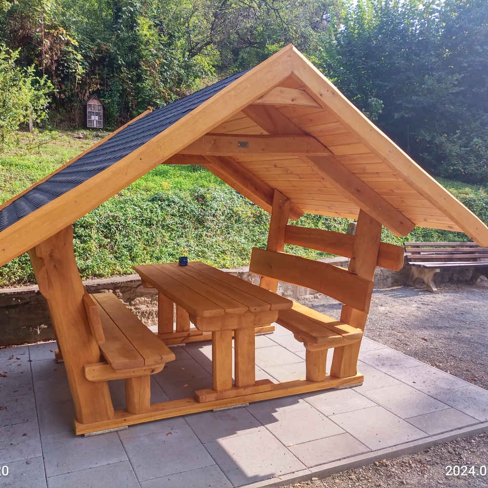 Gartenlaube aus Massivholz